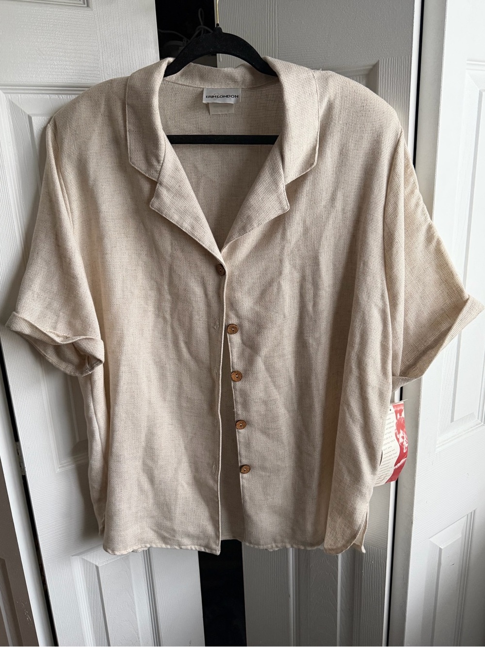Erin London NWT Vintage Boxy Short-Sleeve Button-Front Top in Beige
